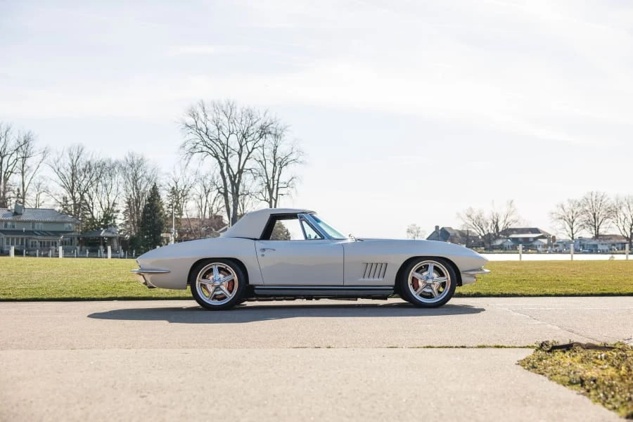 1965 Chevrolet Corvette C2 - Image 2 of 31