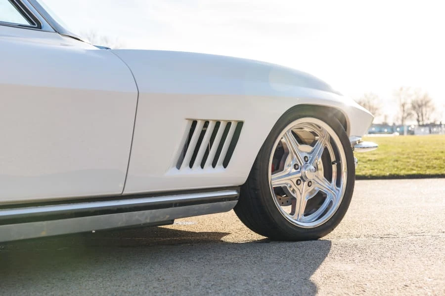 1965 Chevrolet Corvette C2 - Image 30 of 31
