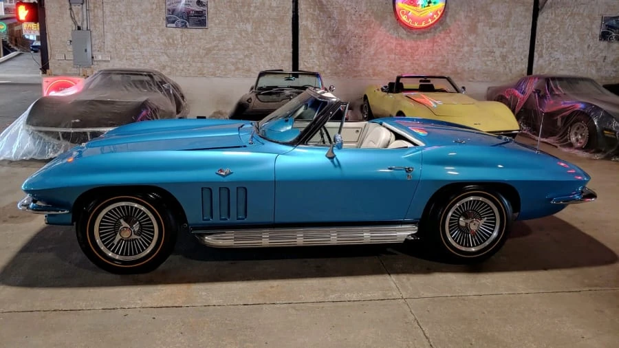 1965 Chevrolet Corvette C2 - Image 11 of 17
