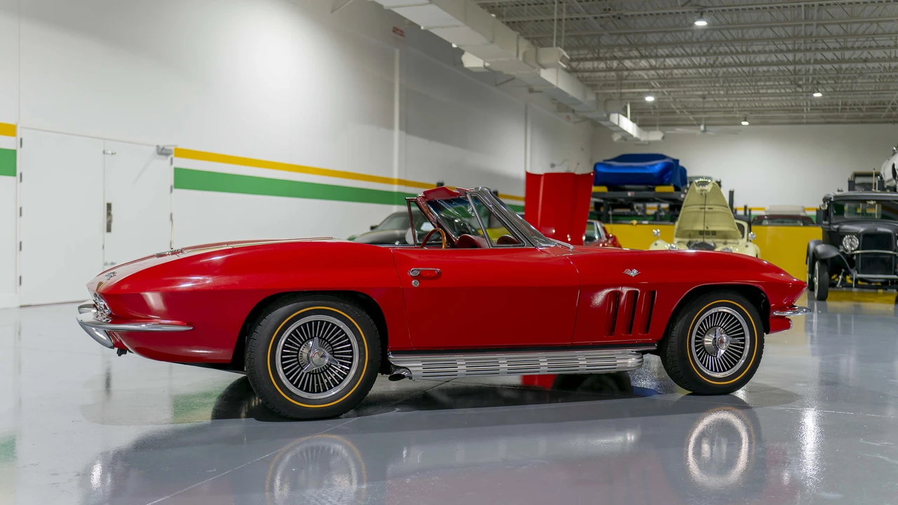 1965 Chevrolet Corvette C2 - Image 16 of 31