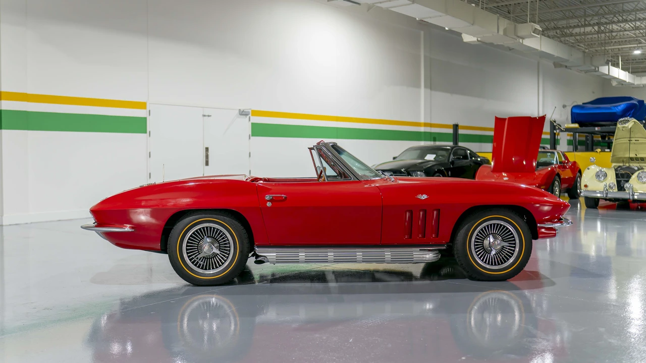 1965 Chevrolet Corvette C2 - Image 17 of 31