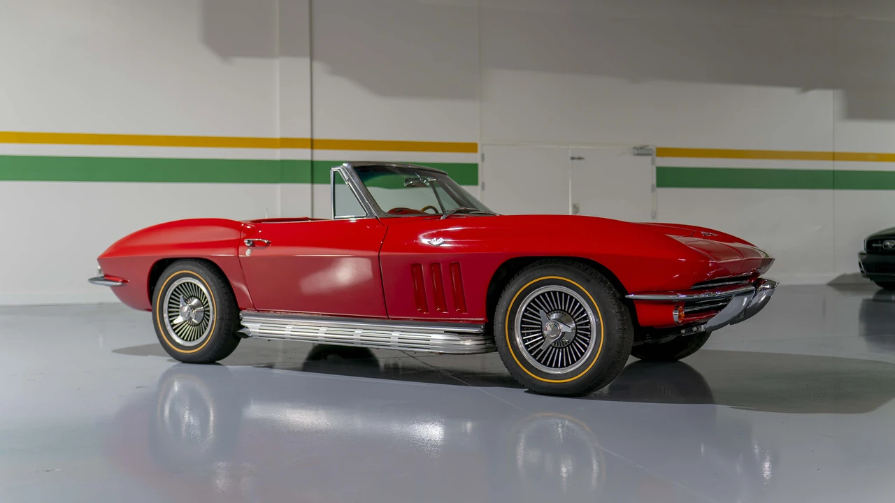 1965 Chevrolet Corvette C2 - Image 18 of 31