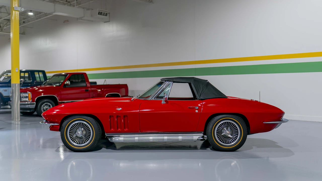 1965 Chevrolet Corvette C2 - Image 20 of 31