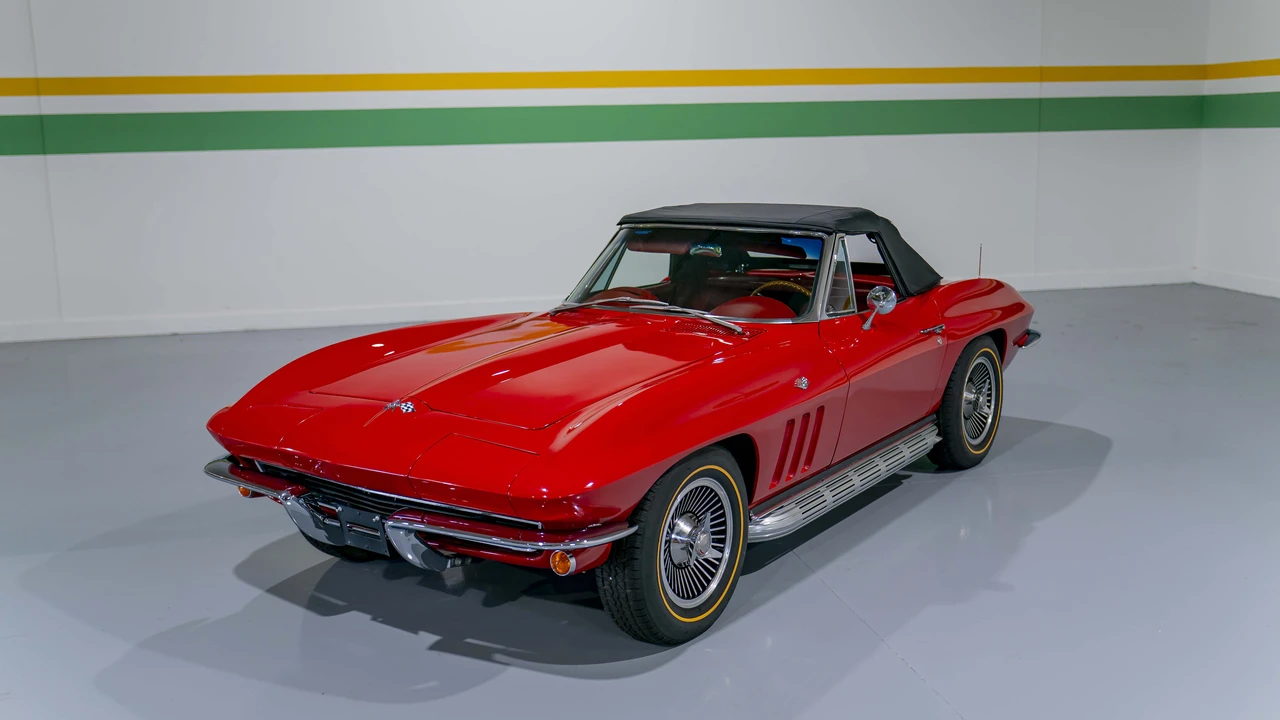 1965 Chevrolet Corvette C2 - Image 21 of 31