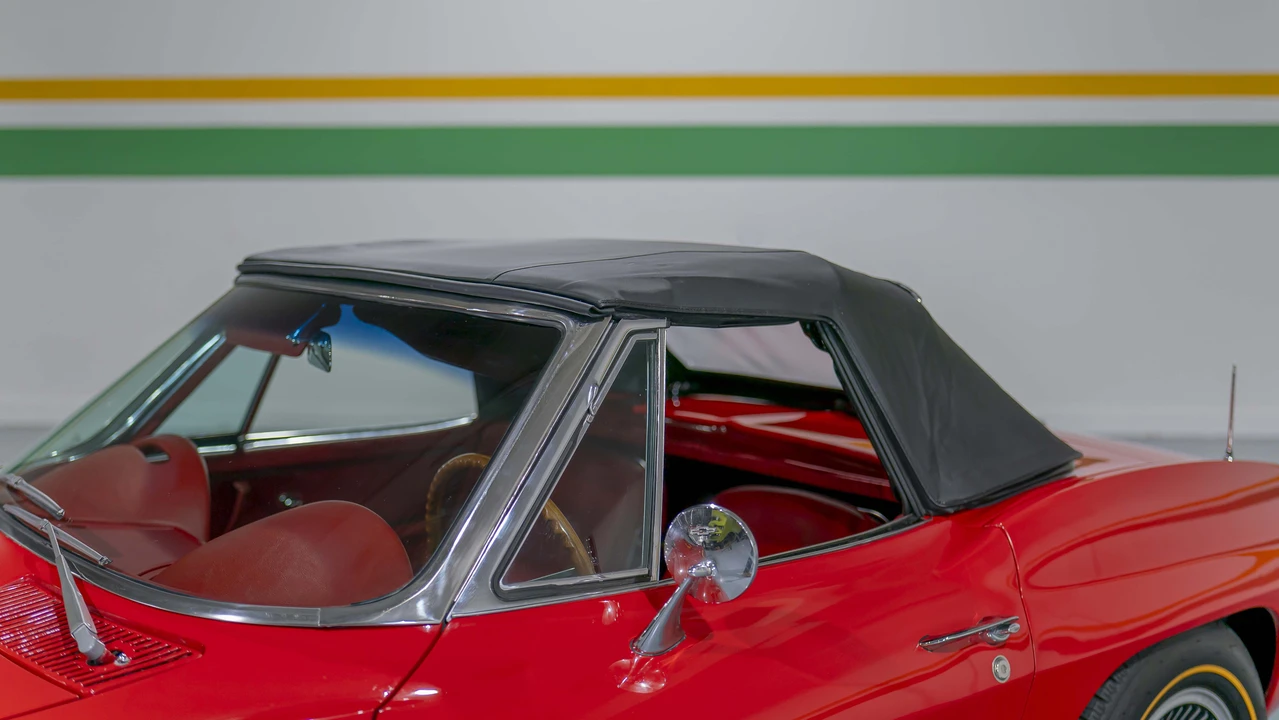 1965 Chevrolet Corvette C2 - Image 23 of 31
