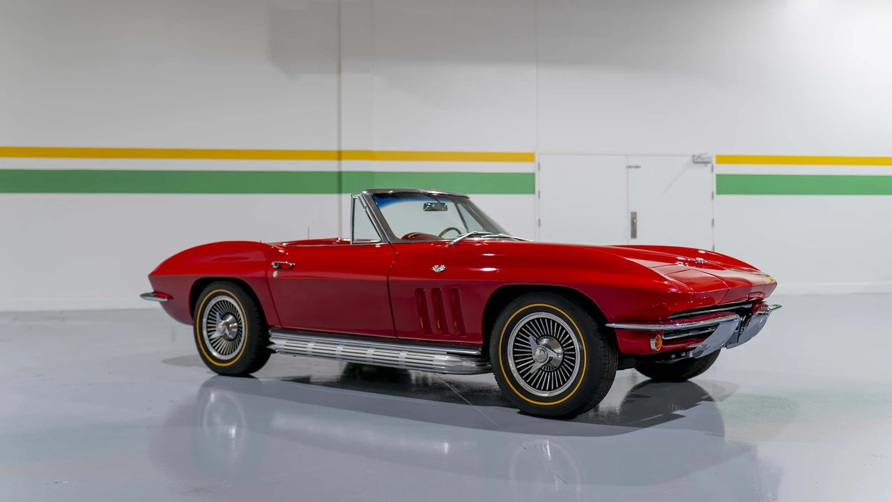 1965 Chevrolet Corvette C2 - Image 9 of 31