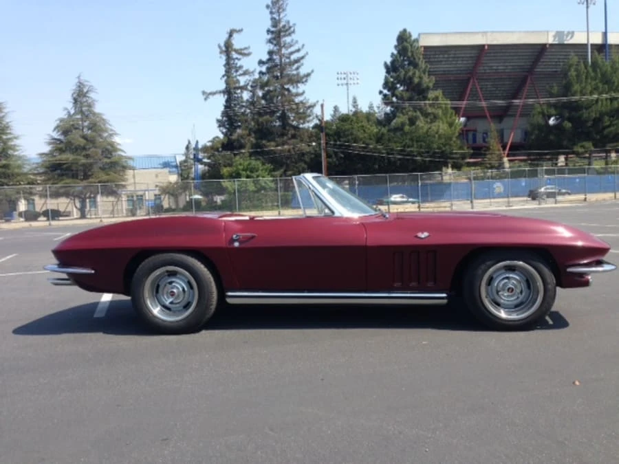 1965 Chevrolet Corvette C2 - Image 2 of 9