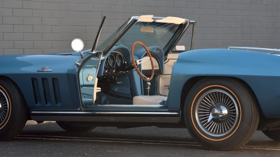 1965 Chevrolet Corvette C2 - Image 17 of 31