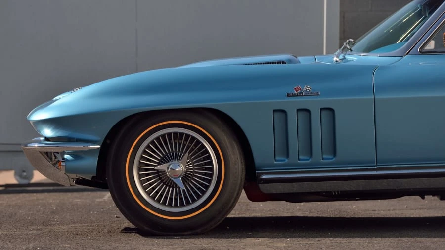 1965 Chevrolet Corvette C2 - Image 19 of 31