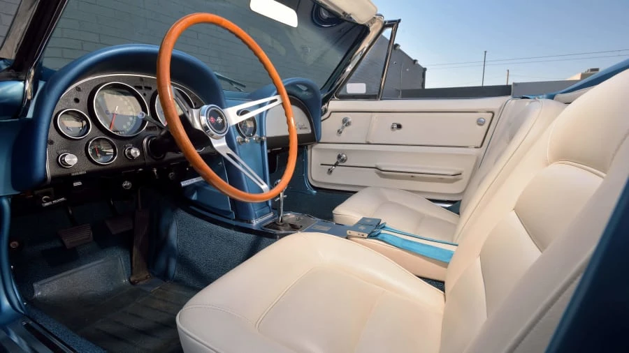 1965 Chevrolet Corvette C2 - Image 22 of 31