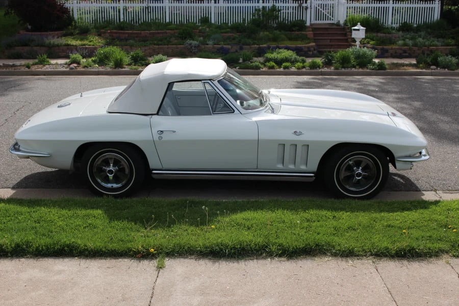 1965 Chevrolet Corvette C2 - Image 9 of 10