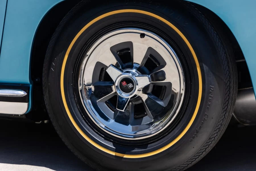 1965 Chevrolet Corvette C2 - Image 27 of 31