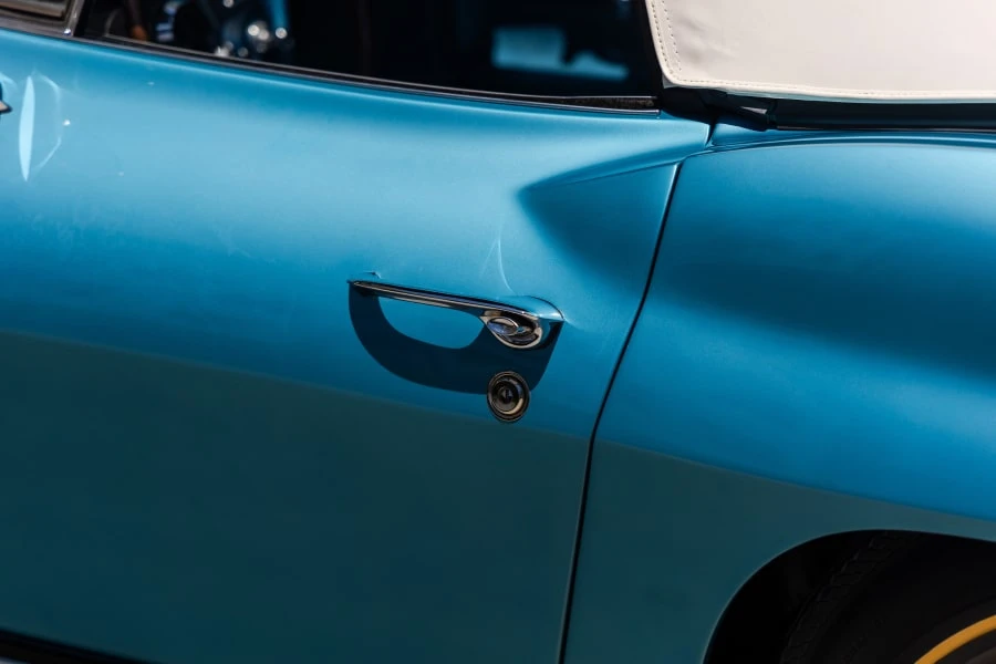 1965 Chevrolet Corvette C2 - Image 18 of 31