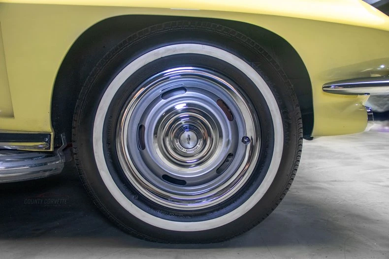 1965 Chevrolet Corvette C2 - Image 18 of 31