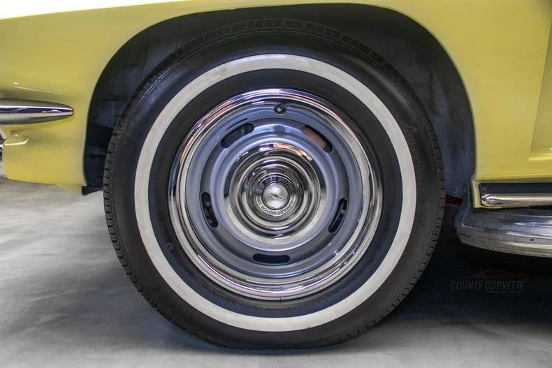 1965 Chevrolet Corvette C2 - Image 20 of 31