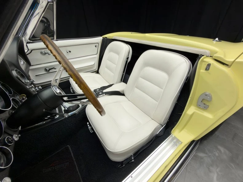 1965 Chevrolet Corvette C2 - Image 24 of 31