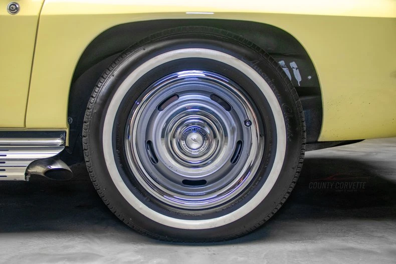 1965 Chevrolet Corvette C2 - Image 19 of 31