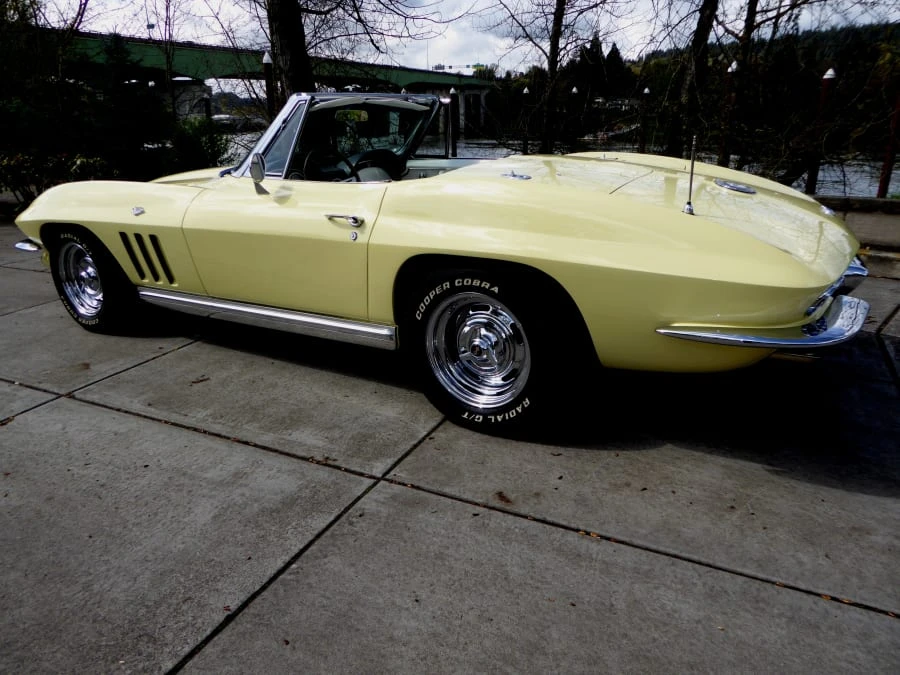 1965 Chevrolet Corvette C2 - Image 10 of 12