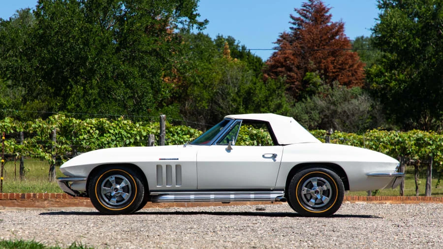 1965 Chevrolet Corvette C2 - Image 2 of 12
