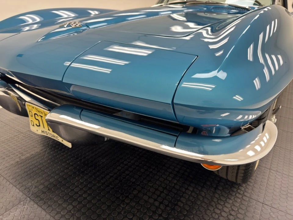 1965 Chevrolet Corvette C2 - Image 16 of 31