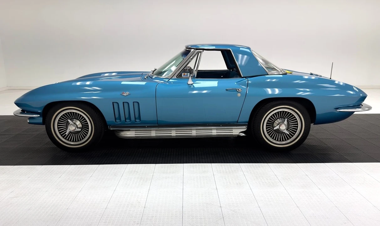 1965 Chevrolet Corvette C2 - Image 4 of 31