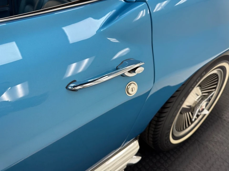 1965 Chevrolet Corvette C2 - Image 25 of 31