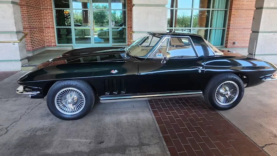 1965 Chevrolet Corvette C2 - Image 2 of 11