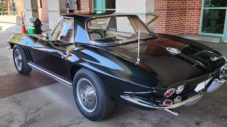 1965 Chevrolet Corvette C2 - Image 6 of 11