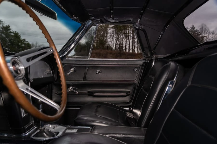 1965 Chevrolet Corvette C2 - Image 25 of 31
