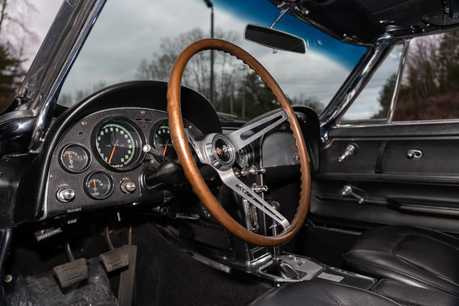 1965 Chevrolet Corvette C2 - Image 24 of 31