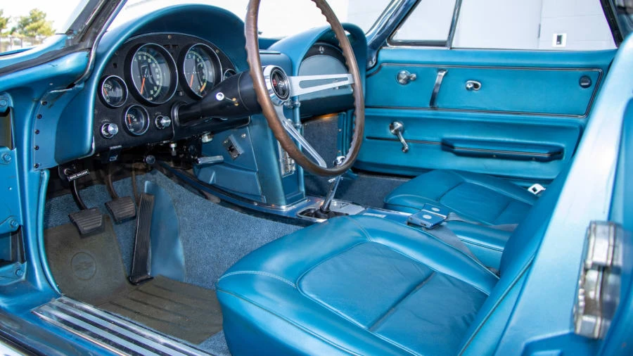 1965 Chevrolet Corvette C2 - Image 4 of 31