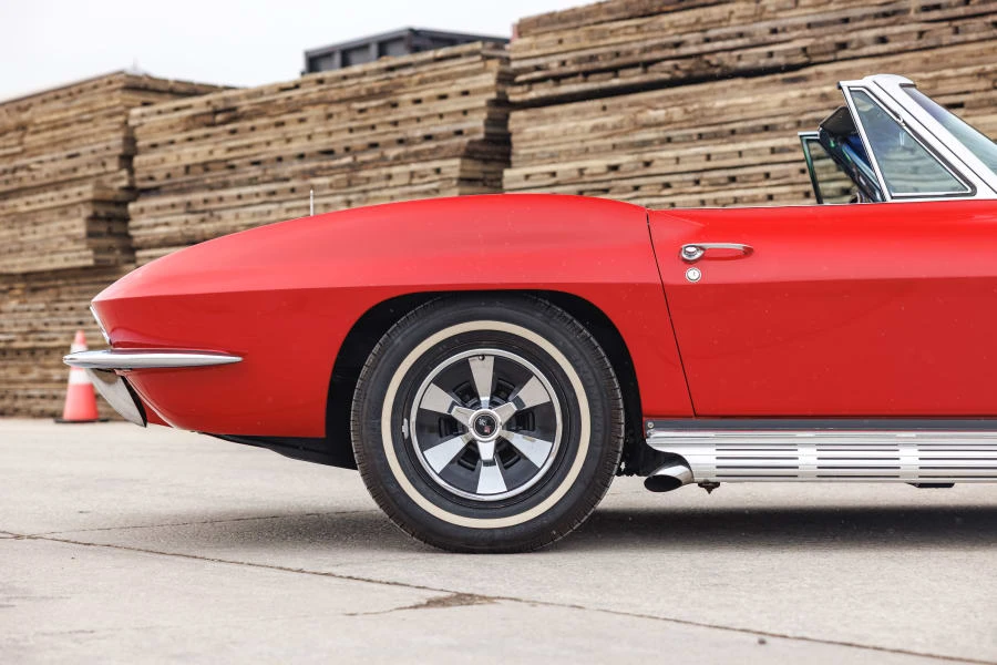 1965 Chevrolet Corvette C2 - Image 21 of 31