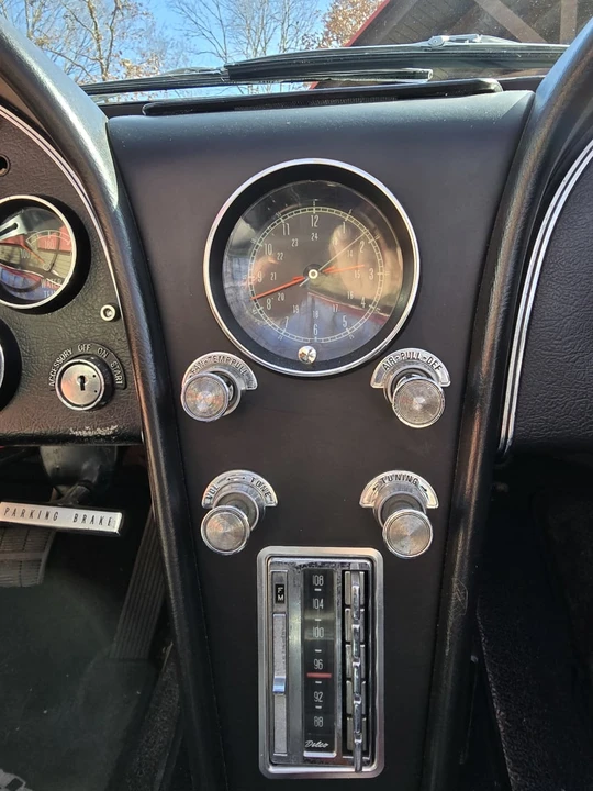 1965 Chevrolet Corvette C2 - Image 16 of 17