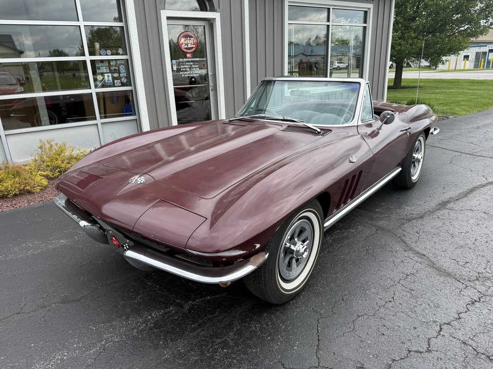 1965 Chevrolet Corvette C2 - Image 3 of 31