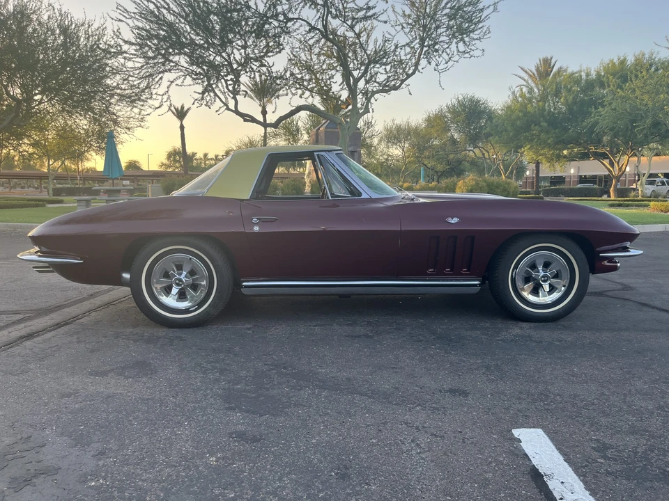 1965 Chevrolet Corvette C2 - Image 17 of 31
