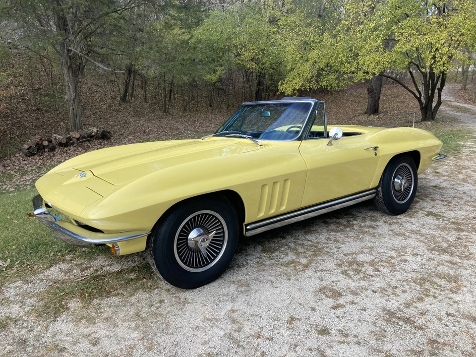 1965 Chevrolet Corvette C2 - Image 2 of 31