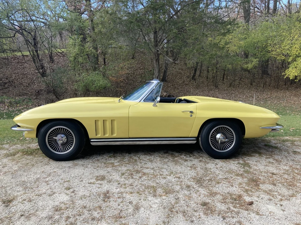 1965 Chevrolet Corvette C2 - Image 18 of 31
