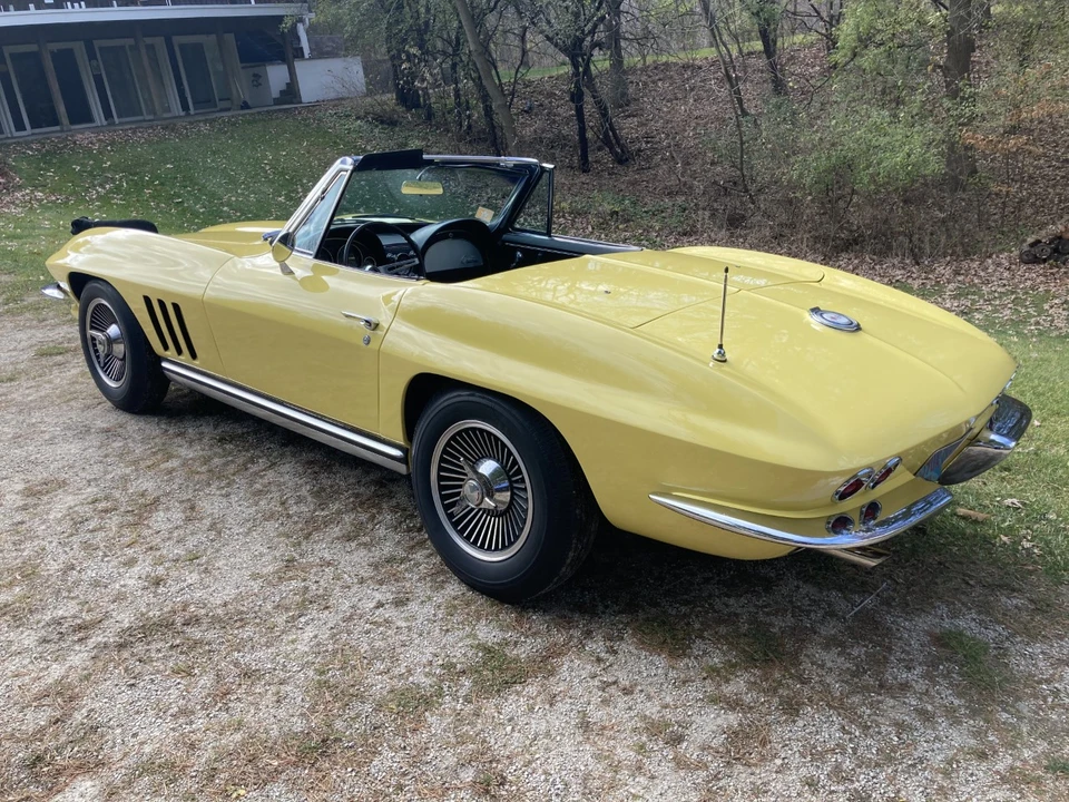 1965 Chevrolet Corvette C2 - Image 17 of 31