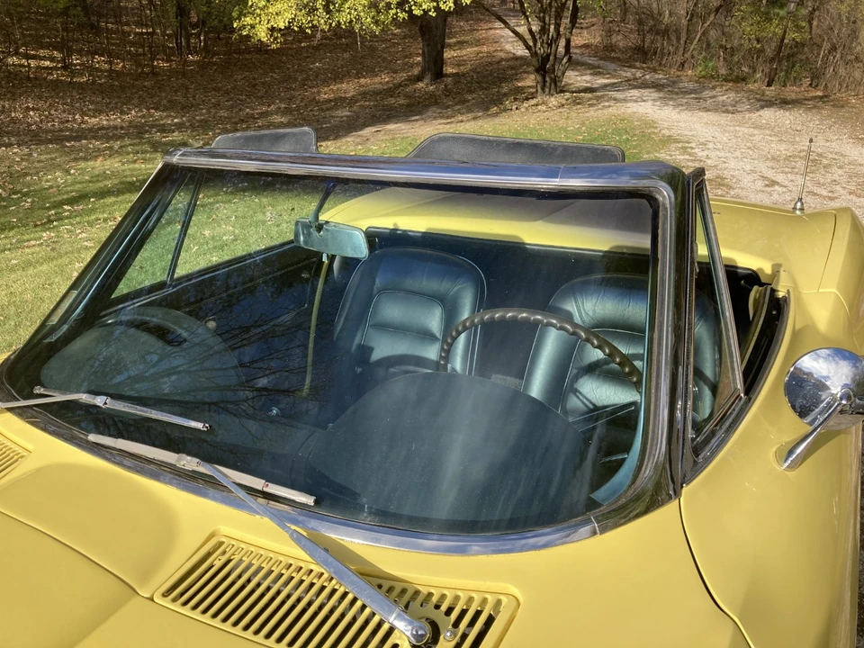 1965 Chevrolet Corvette C2 - Image 19 of 31