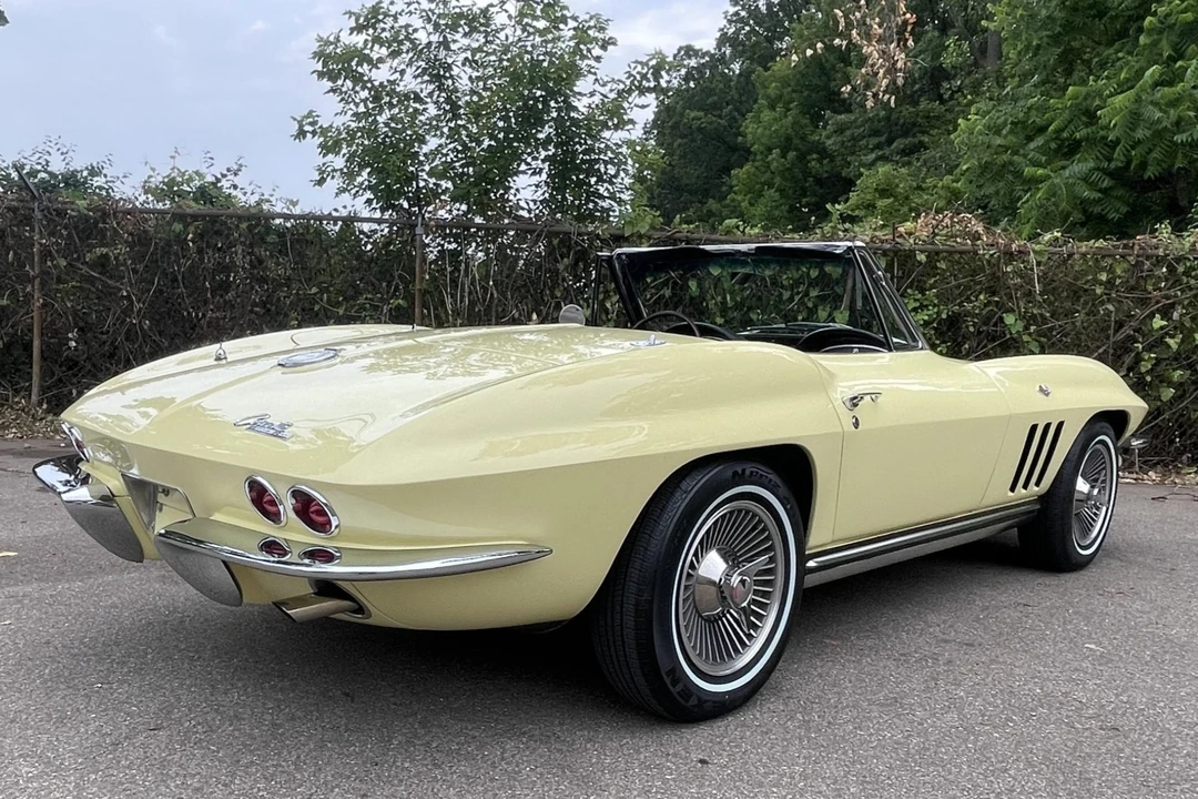 1965 Chevrolet Corvette C2 - Image 9 of 31
