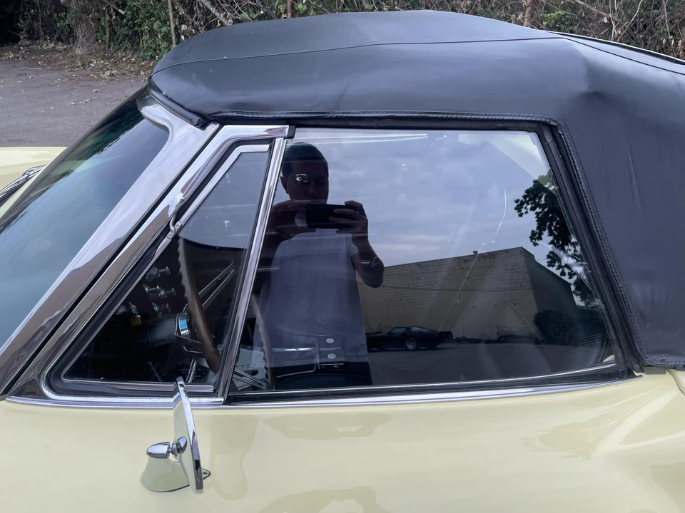 1965 Chevrolet Corvette C2 - Image 24 of 31