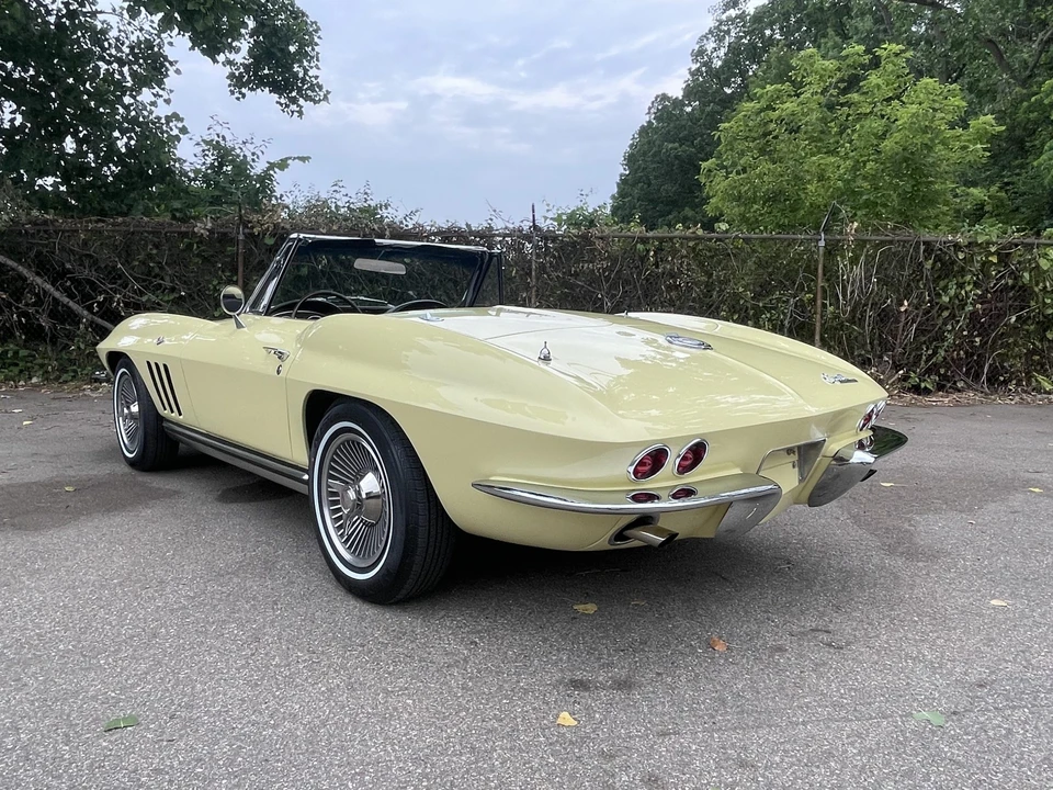 1965 Chevrolet Corvette C2 - Image 7 of 31