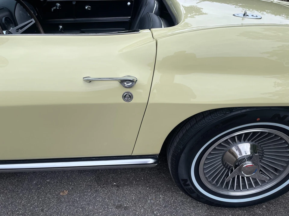 1965 Chevrolet Corvette C2 - Image 29 of 31