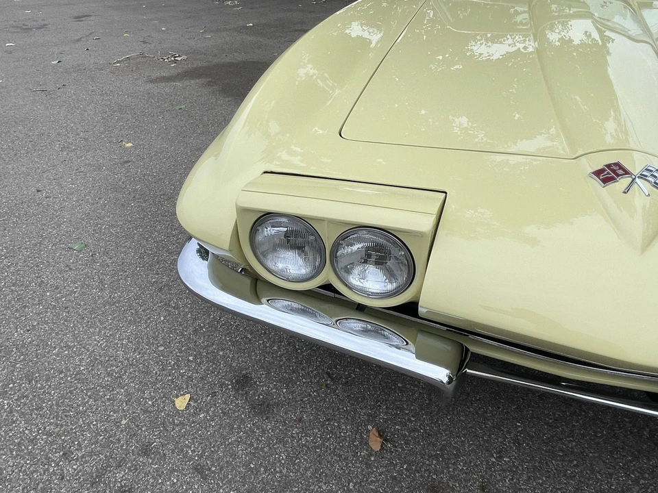 1965 Chevrolet Corvette C2 - Image 22 of 31