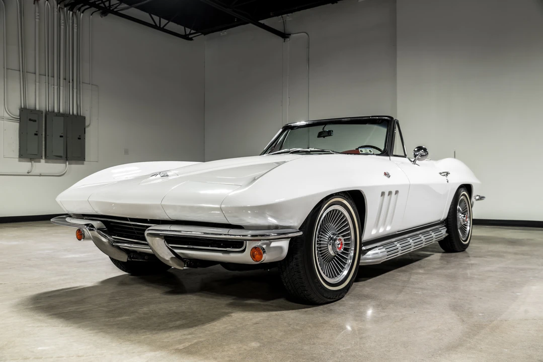 1965 Chevrolet Corvette C2 - Image 2 of 31