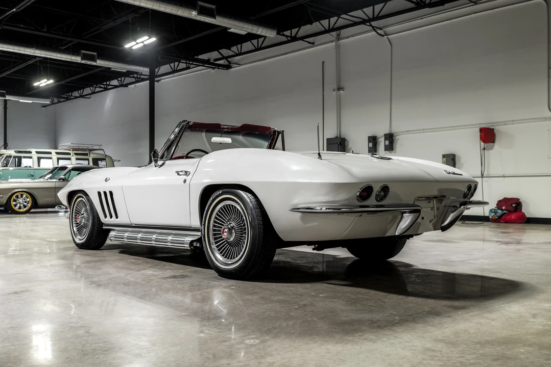 1965 Chevrolet Corvette C2 - Image 4 of 31