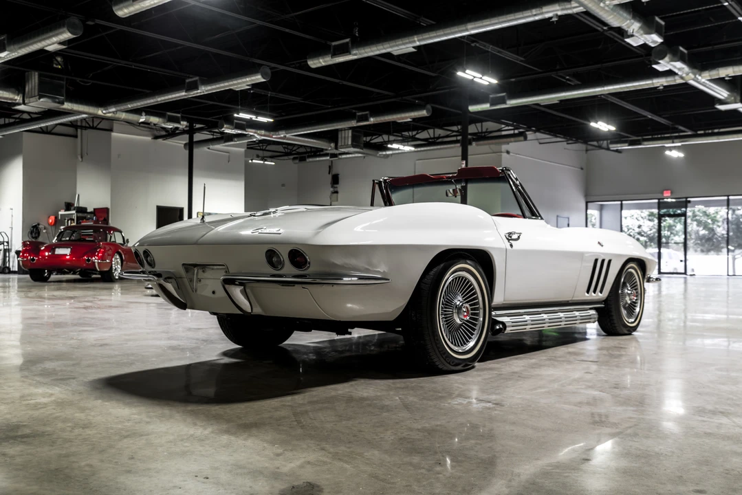 1965 Chevrolet Corvette C2 - Image 6 of 31