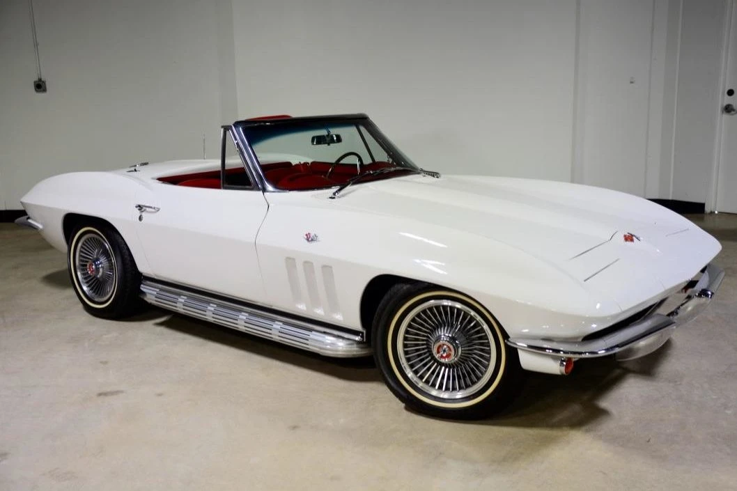 1965 Chevrolet Corvette C2 - Image 16 of 31