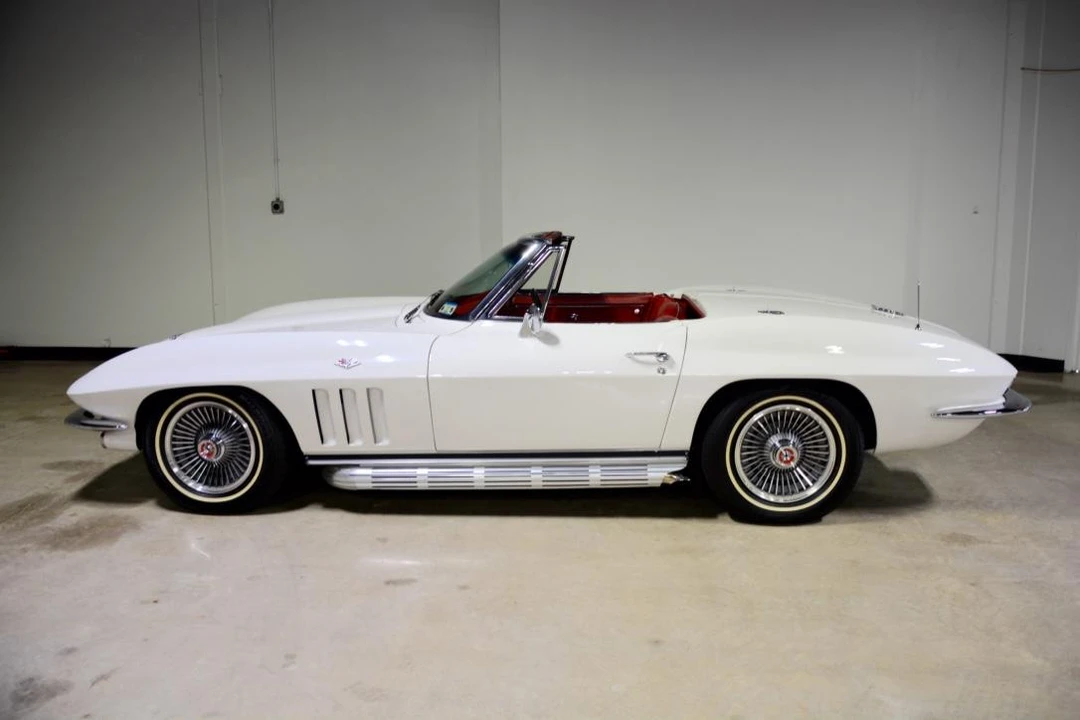 1965 Chevrolet Corvette C2 - Image 11 of 31
