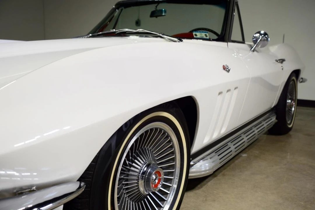 1965 Chevrolet Corvette C2 - Image 25 of 31